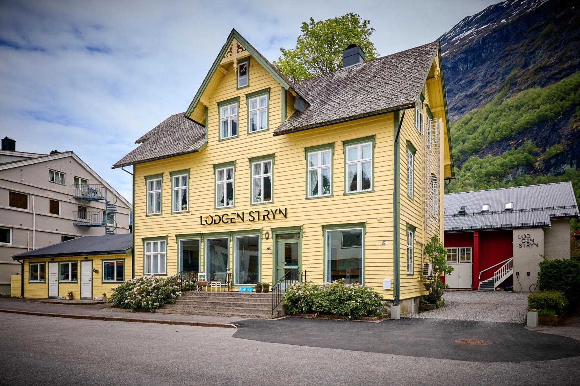 Lodgen Hotel *